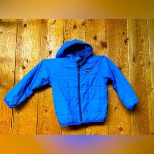 Boys Patagonia jacket- used reversible jacket in 4t